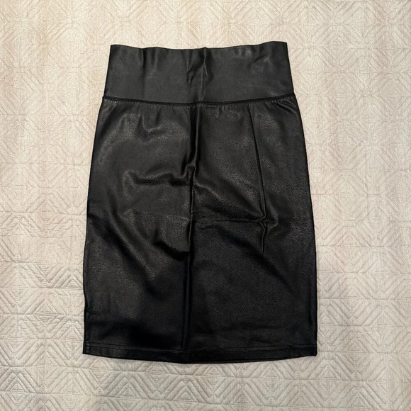 Black  Vegan Leather Pencil Skirt, Wilfred, US S - Picture 4 of 5